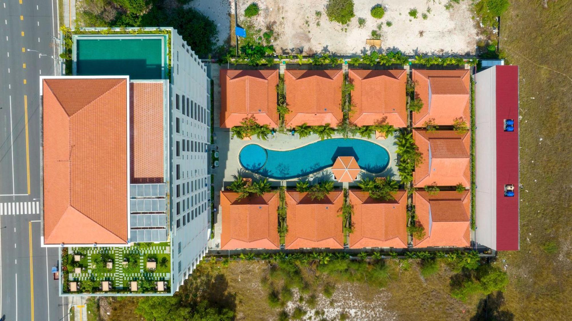 Sea Breeze Hotel & Villa Sihanoukville Exterior photo